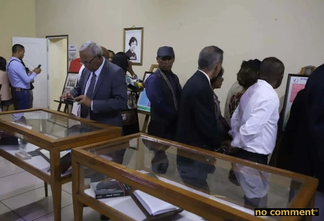 no comment - Littérature : Hommage à Clarisse Ratsifandrihamanana 