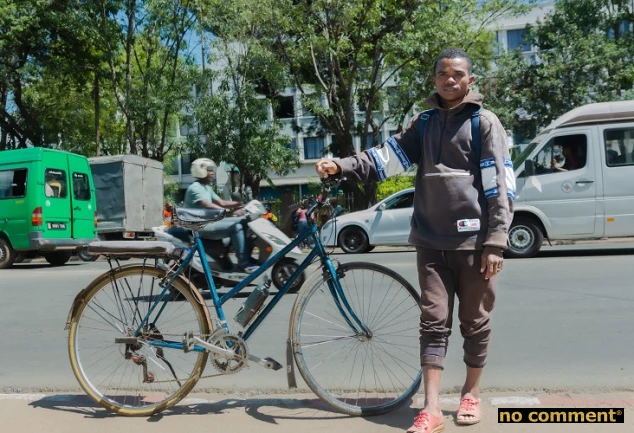 no comment - Jean Patrick Randriamirado : Roues, routine… et rouages