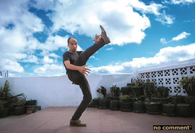 no comment - Christophe Rabearimanana : Coup de pied au micro