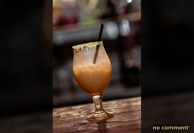 no comment - La Ribaudière (par La Ribaudière)