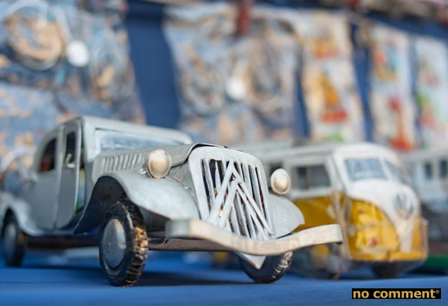 no comment - Petites voitures : Tôle story