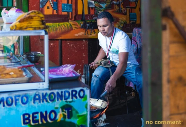 no comment - Mofo Akondro Benoit : Avoir la banane !