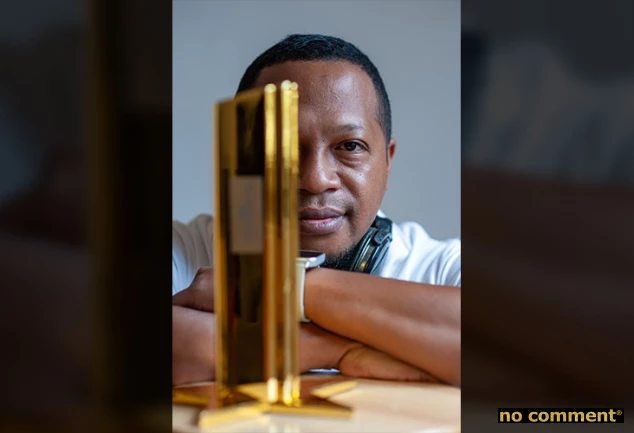 no comment - mpX Rama : Il a retouché le sacré